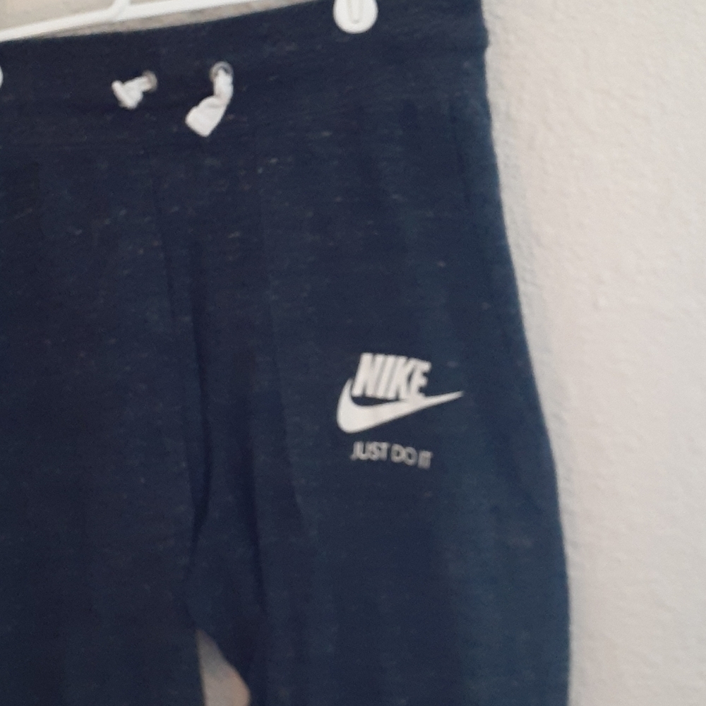 Nike pocket capri joggers - Picture 3 of 4
